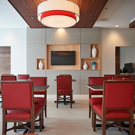 Holiday Inn Express & Suites St. John'S Airport By Ihg Екстериор снимка