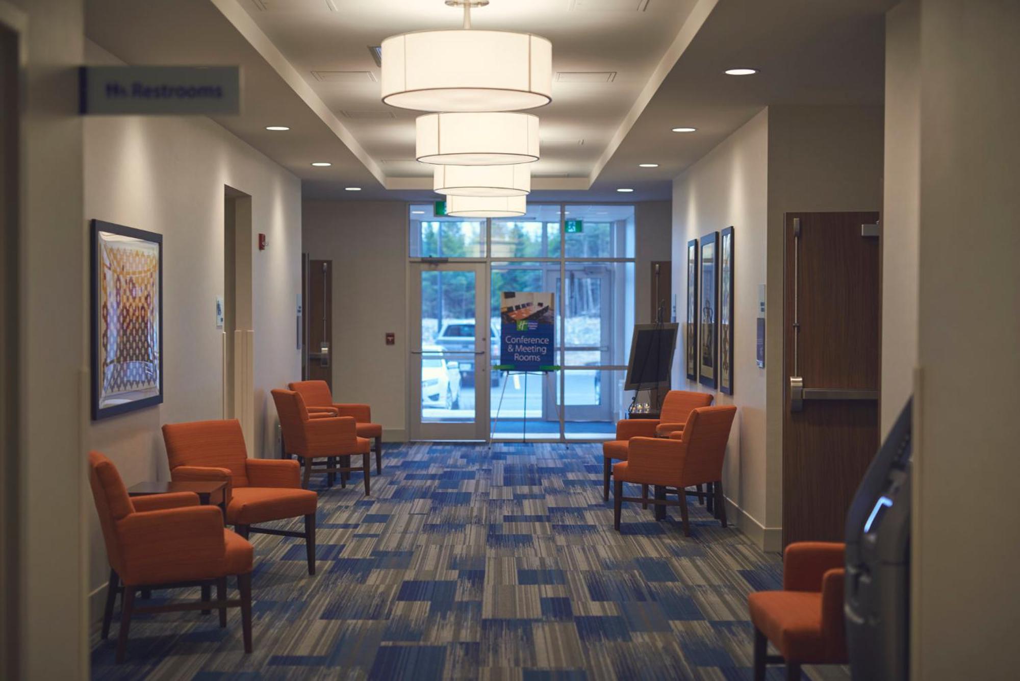 Holiday Inn Express & Suites St. John'S Airport By Ihg Екстериор снимка