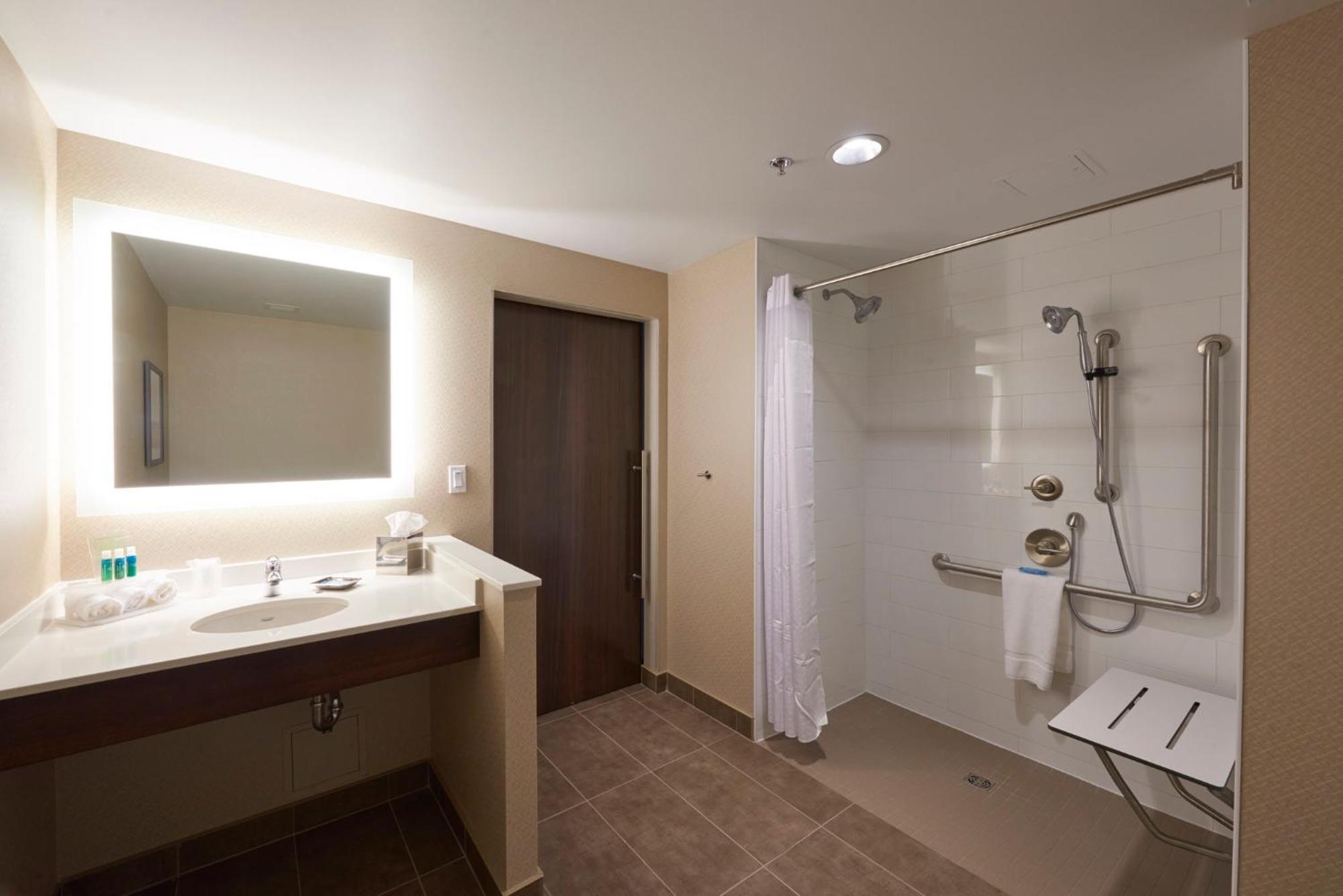 Holiday Inn Express & Suites St. John'S Airport By Ihg Екстериор снимка