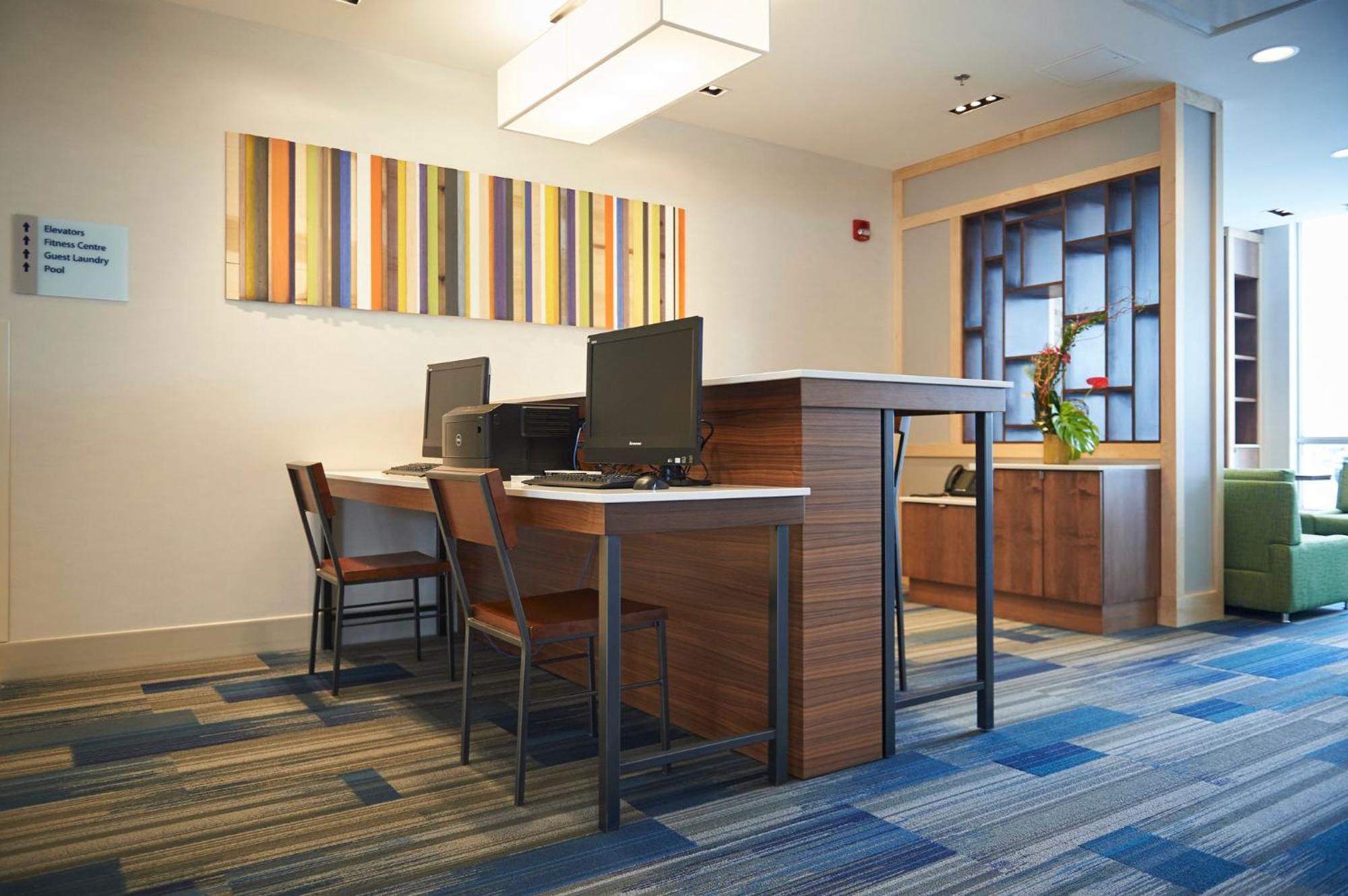 Holiday Inn Express & Suites St. John'S Airport By Ihg Екстериор снимка